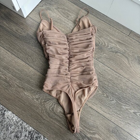 Aritzia Babaton Luxor Bodysuit - Picture 8 of 10